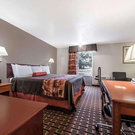 Days Inn By Wyndham Duncan Exteriér fotografie