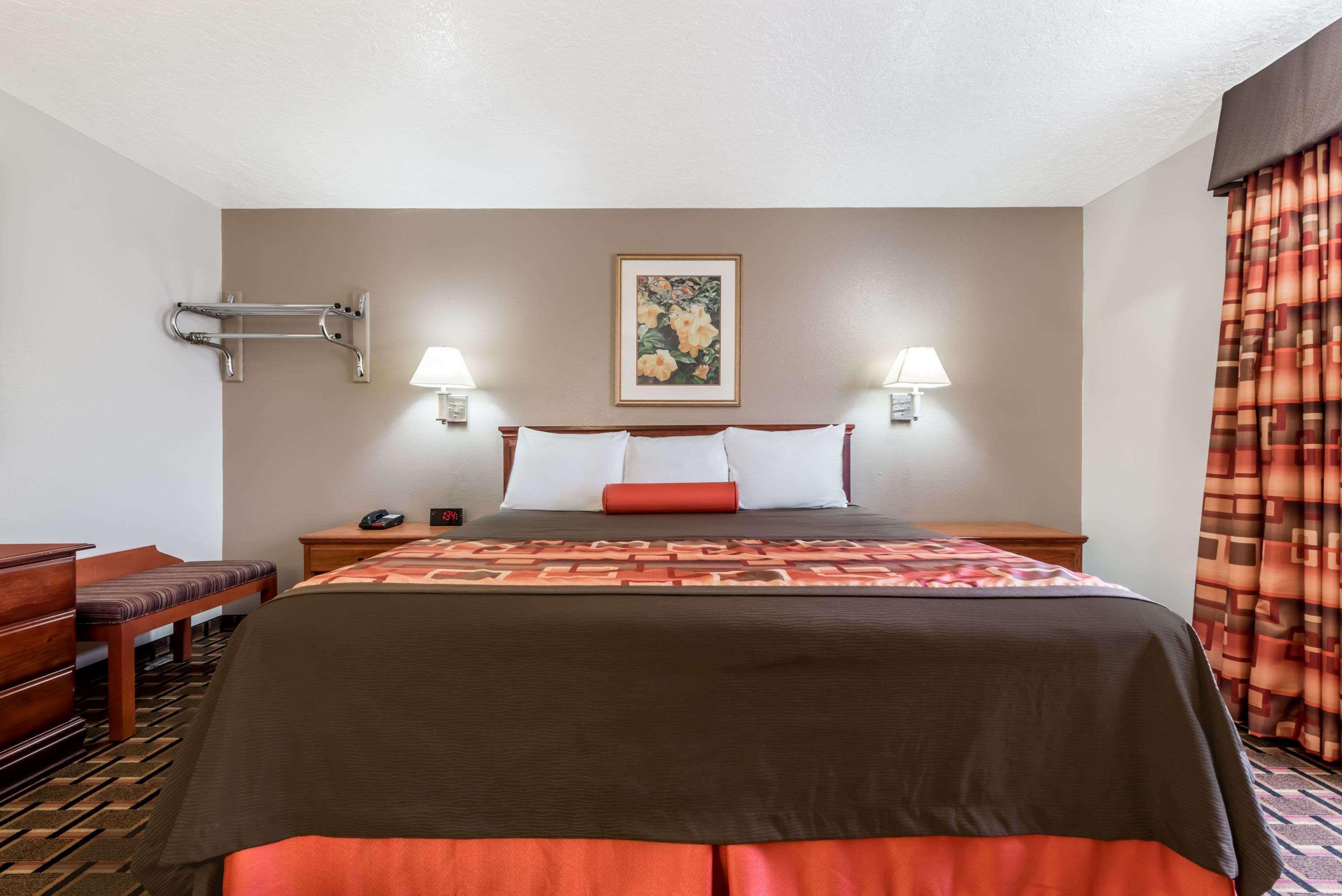 Days Inn By Wyndham Duncan Exteriér fotografie